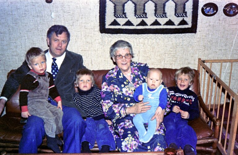 Oldemor på besøk, 1979