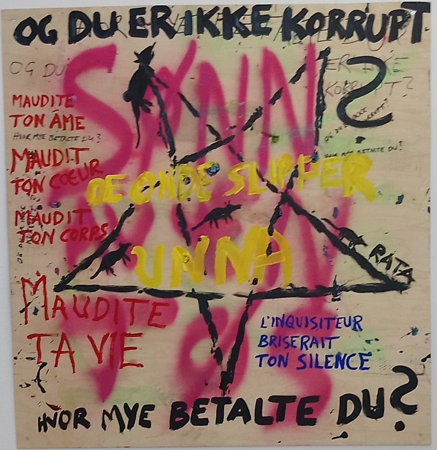 «Og du er ikke korrupt? Hvor mye betalte du?» Et omvendt pentagram med rotter, på kryssfiner.